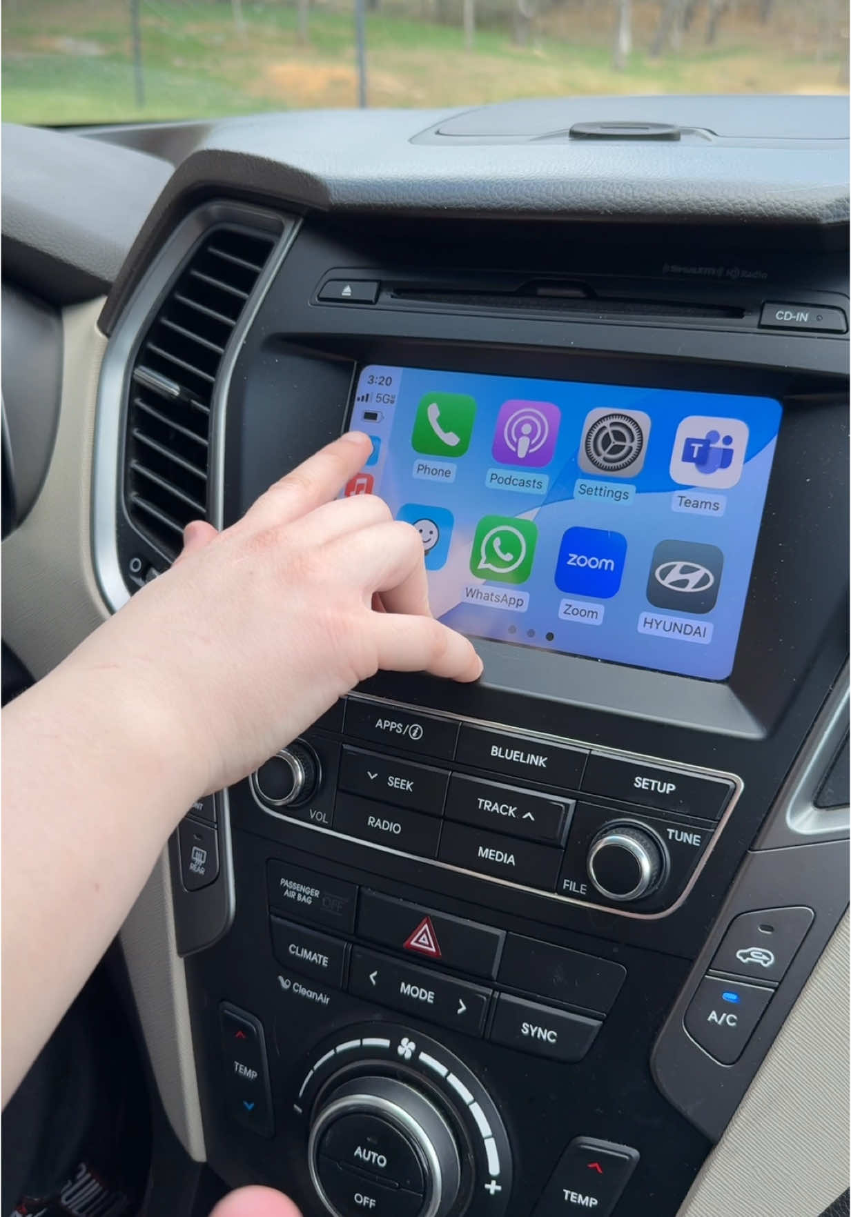 This is a must have for your car #wirelesscarplay #wireless #carplay #musthave #caraccessories #upgrade #cars #accessories #viral #carmusthaves #googlemaps #travel 