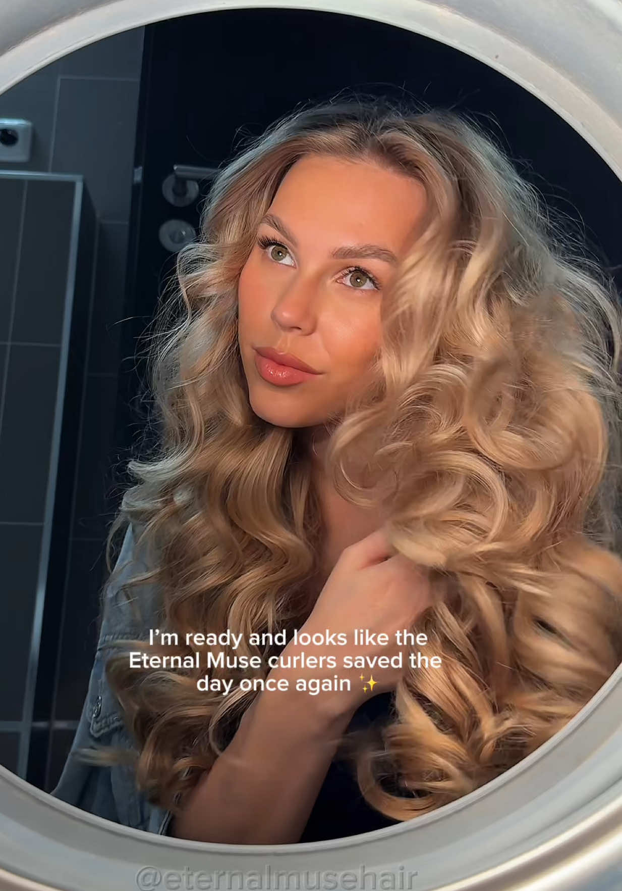 Oh the beauty of having your hair styled for you as you sleep ✨ and with the Eternal Muse overnight heatless curlers - you know your hair will steal the show every time 🙂‍↕️ CC: @Zhenya Spitsyna 