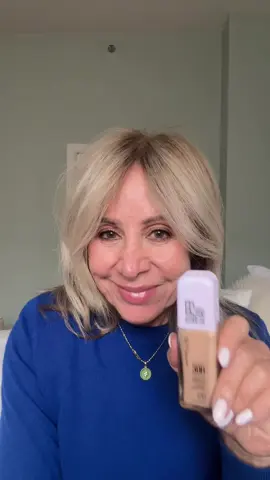 Is the new @Maybelline NY Super Stay Lumi Matte foundation mature skin approved?  Up to 30 hour wear that is sweatproof, waterproof and transfer proof. No more foundation stains on my white t-shirts! #superstaylumimatte #maybellinepartner #matureskinmakeup #over60andfabulous 