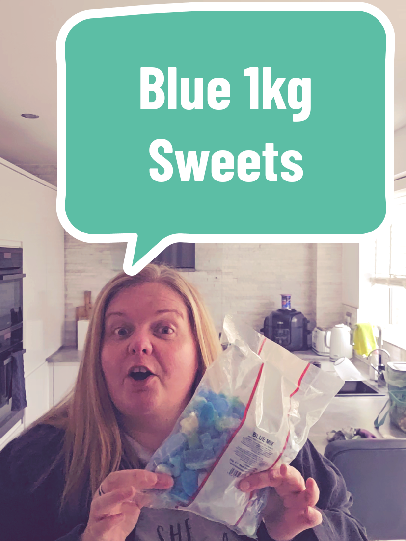 Yummy 😋  These are such a great deal and very tasty. Check out the yellow basket to get yours! #tiktokmademebuyit  #bluesweets #1kgsweets #yummy #freedelivery #springsale #deals 