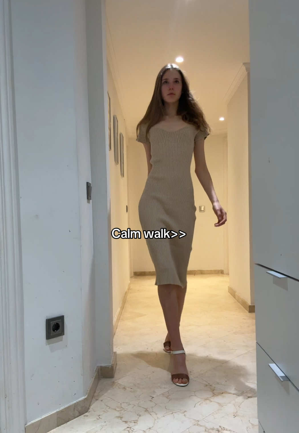 Calm walk>>also loveee #walkchallenge #catwalk #catwalkchallenge #catwalkmodel #calm #calmwalk #model #modellife #modelwalk #modelling #modeltiktok #modeltok #girls #girltok #slavic #slavicdoll #phonk #phonk_music #fypsounds #fypツ #fypシ゚viral🖤tiktok #goviral 