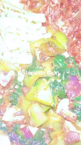 Steak de thon accompagné de pâtes au beurre persillé riz sauté et medley de légumes ☺️#creatorsearchinsights  #food #FoodTok 