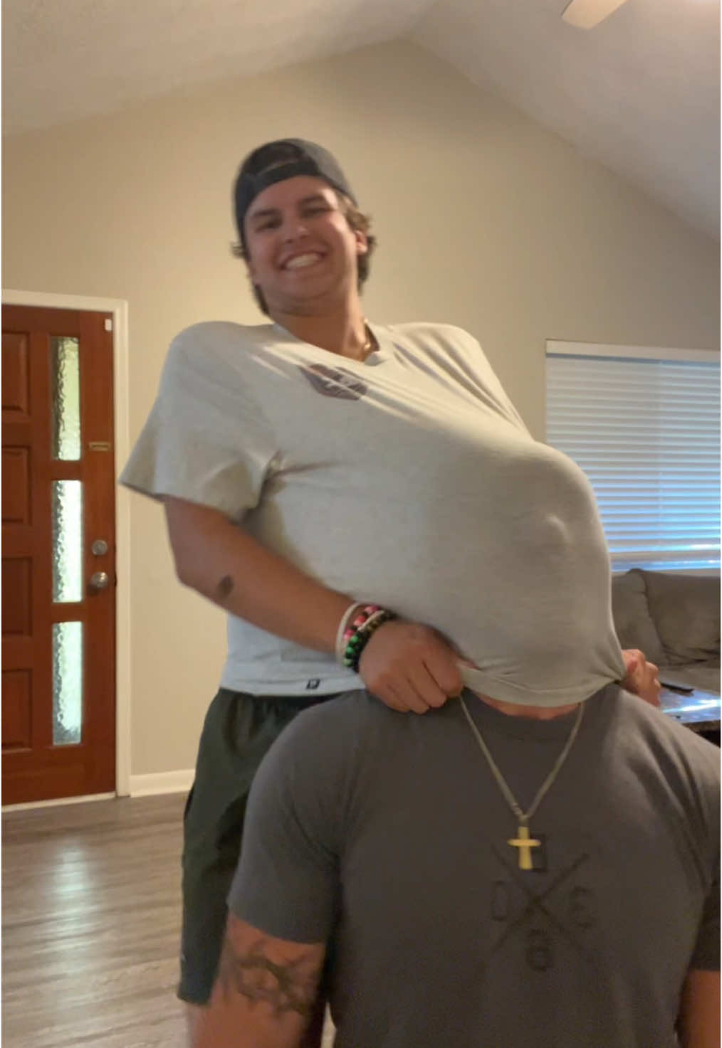 Upside down 🙃 #fyp #tiktok #upsidedown #insideout #round  @Telly 