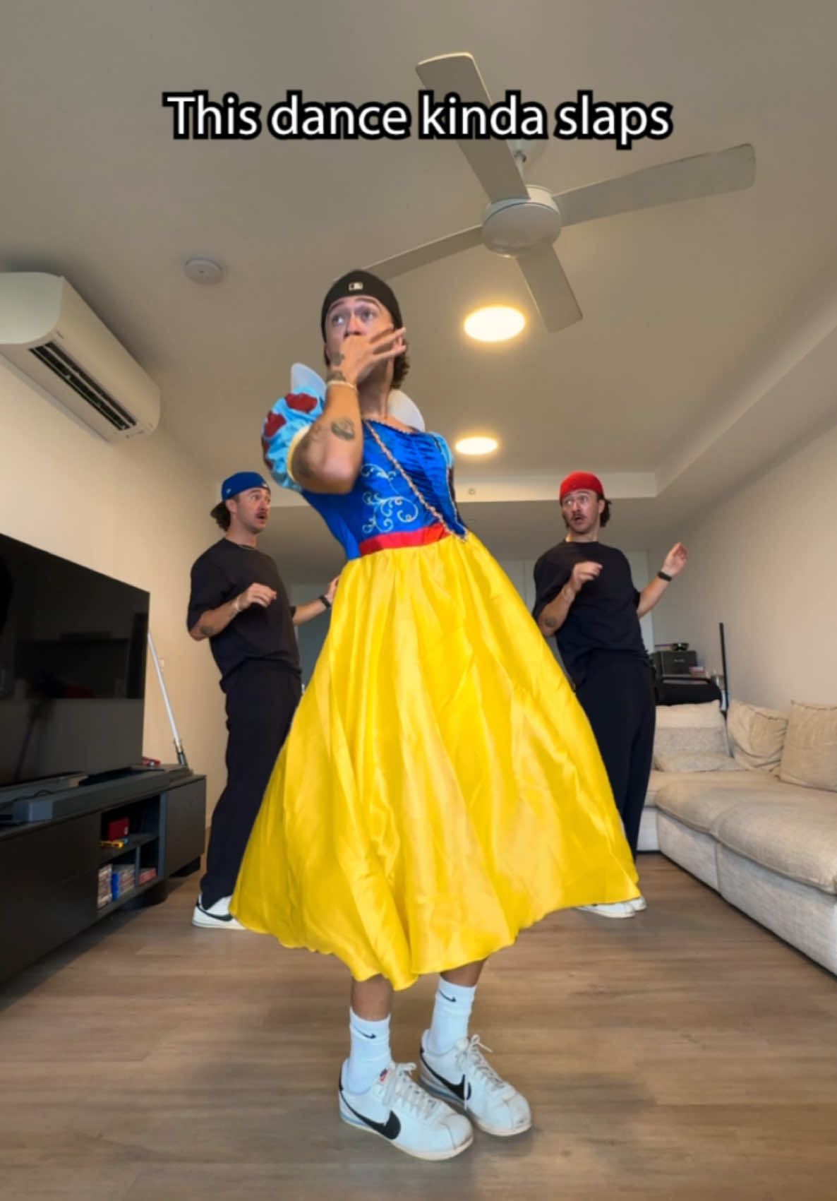 Make way for the princess 💃 #snowwhite #nathanlust 