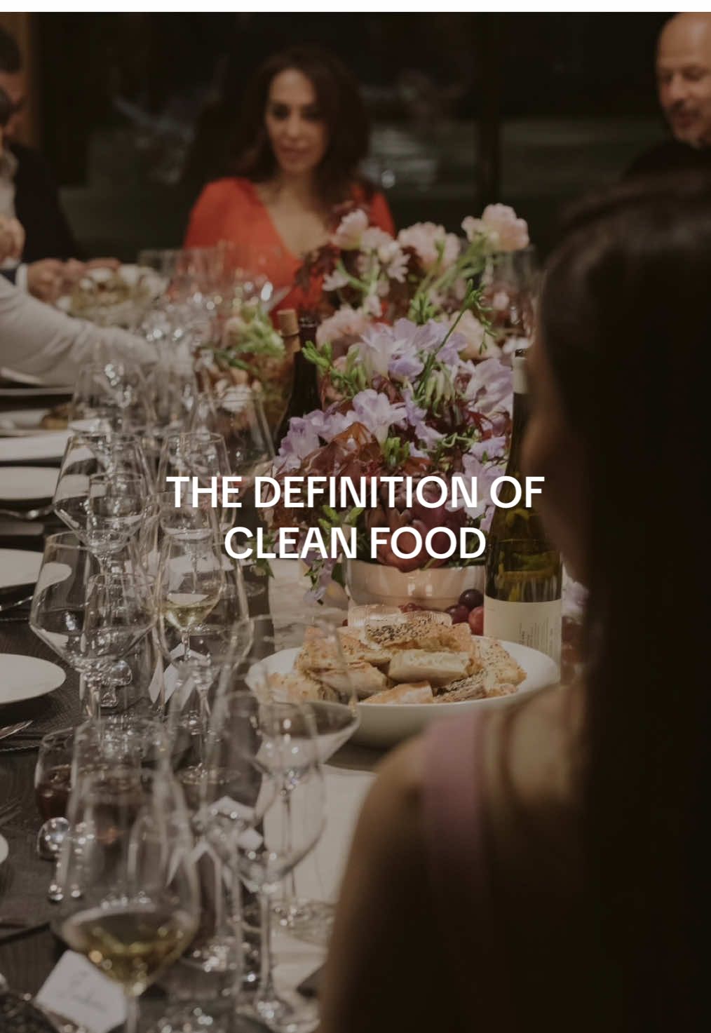“Clean eating” is a grey topic for so many, and something we talked about a lot about at the Norooz clean dinner party!   What do you think about this convo? If you were at this dinner, what questions would you ask? ❤️ #cleaneating #cleanfood 
