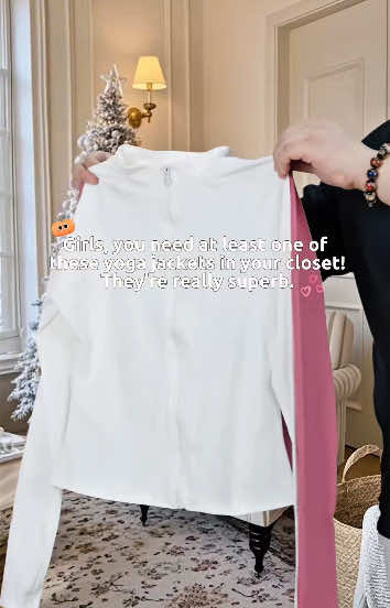 Girls you need at least one of these yoga jackets in your closet They’re really superb #yoga #gym #youga #tracker #chic #jacket 