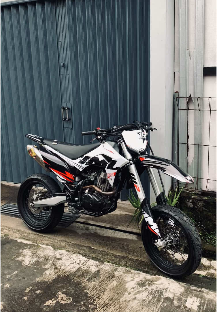 Decal by @immanueldecalwork  #supermoto #supermotoindonesia #fypシ 