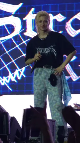 Feliz te amo 🐥🐥 pollito feliz #straykids #straykidslatam #dominate #chile #stray #kids #staychile #skz #felix #conciertos