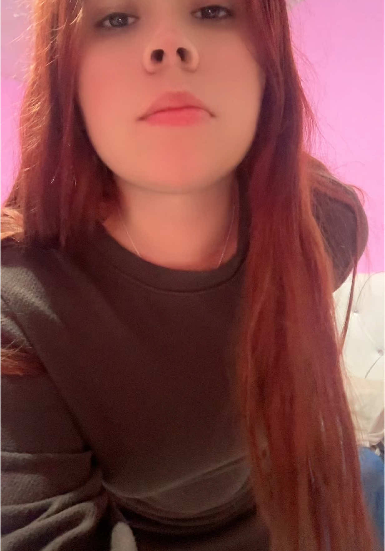 Síganme en mi otra cuenta y los sigo @La Alez Y La Medina 😘