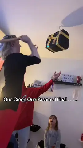 Pinata...... #fiesta #piñata #funny #funnyvideos #funnymoments 