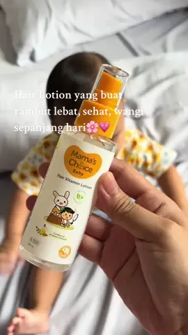 Ibuk pakaikan Hair Vitamin Lotionnya rutin biar Haura bisa pakai jepitan dan ikat rambut yang lucu2 itu yaaa!🤗💗 #SpesialisRambutLebat #mamaschoice #mamaschoicehairvitaminlotion #hairlotion #rambutbayi #IMstory🤍 