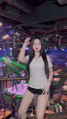 Quỳnh Meo Meo #hanoi  #dulichvietnam  #dance #spartabeerclub  #xinhdep  #nhậunhẹt  #nhảy  #review 