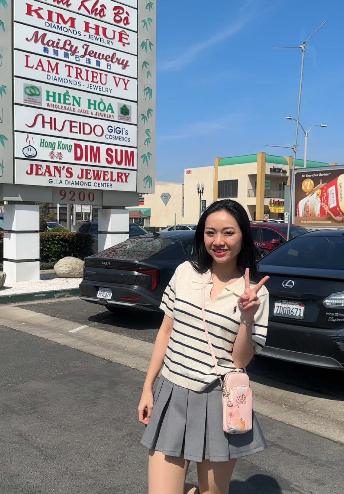 Linh đã đặt chân đến thương xá Phước Lộc Thọ, khu Little Saigon, quận Cam, bang California, Mỹ rồi nè mng 🥰 #my #littlesaigon #california #america #usa #phuocloctho #travel #viral 