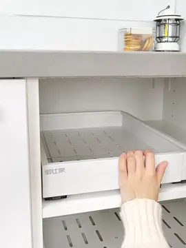 不會還有人拉籃改造翻車了吧🫨
 
 ✅用前後左右都能伸縮的拉籃，完全貼合櫥櫃空間，不會卡門板或鉸鏈 🙌免打孔安裝，櫥櫃拉籃3分鐘就能搞定 🫨這麼簡單無腦，看完不信還有人改造拉籃會翻車 	 
 
 #櫥櫃收納 #拉籃 #櫥櫃改造 #櫥櫃拉籃 #廚房收納 #櫥櫃拉籃推薦 #廚房置物架 #好物分享 #我的收納分享 #家的養成計劃 #治癒家的小毛病 #生活小妙招 下單方式 🛒 🔜留言〞+1；小編火速回覆你下單資訊 ✨關注IG ：@Ghome_tw，每日獲得可愛能量✨ ✨點擊主頁，Get賣場內上新消息✨  @ IG #Ghome_tw  賣場鏈接：https://shopee.tw/gwenya8