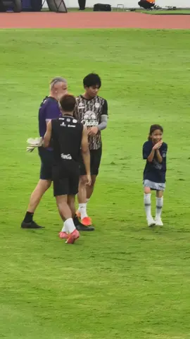 พี่โย่งอยู่ตรงไหน แบงค์ก็อยู่ตรงนั้นแหละฮะท่านผู้ชมมม 🫶🏻🙏🏻 #BRUTD #buriramunited #แบงค์ศุภณัฏฐ์ #ศุภณัฏฐ์เหมือนตา #bankkkk10 #โย่งพรรษา #พรรษาเหมวิบูลย์ 