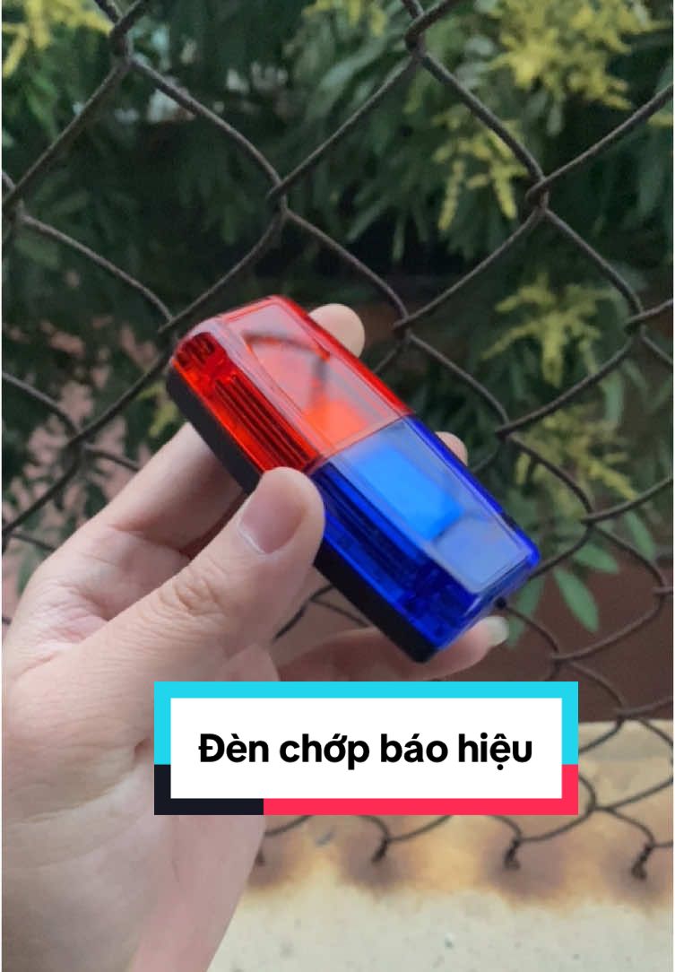 Đèn chớp cảnh báo an toàn. Bảo hộ lao động #denchop #chongnuoc #denbandem #đèncảnhbáoxanhđỏ 