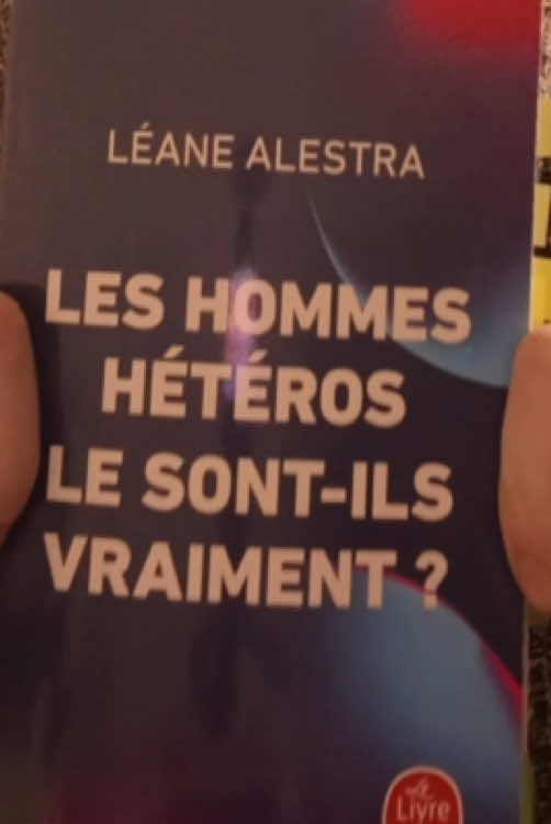 LÉANE ALESTRA - LES HOMMES HÉTÉROS LE SONT-ILS VRAIMENT ?  - #livre #essai #lgbtqia 