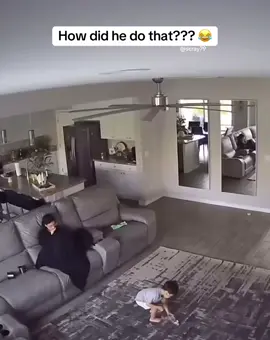 I can't believe it 😅😂😂 #trickshot #randomthings #never #ever #baby #bottleflip #camara 