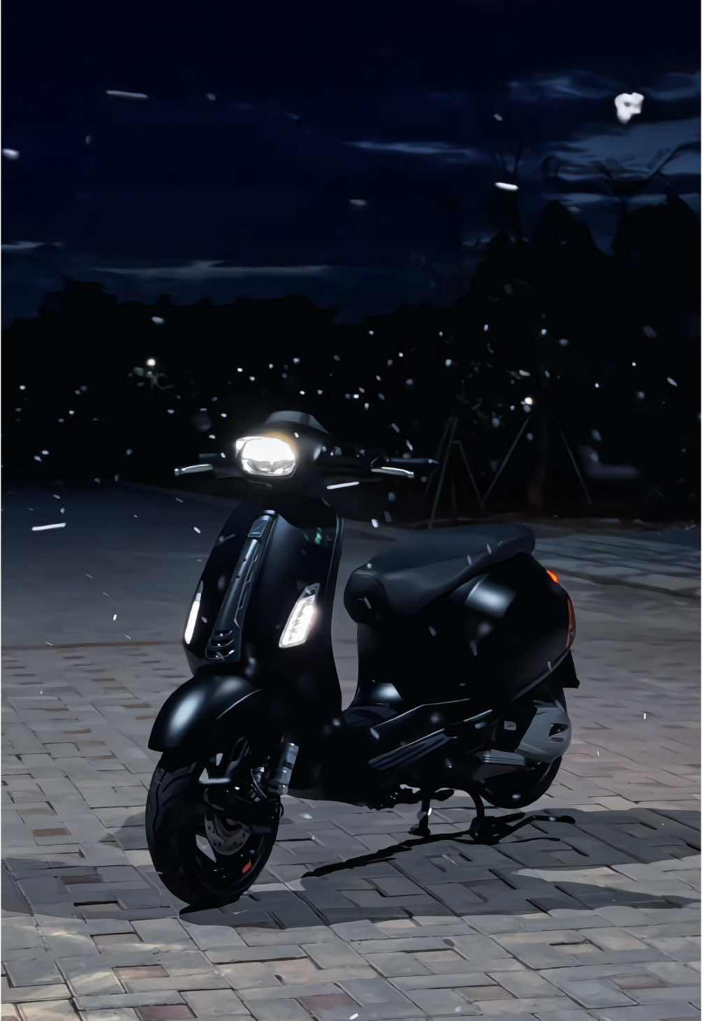 🌑🌨️ #sprint #vespamatic #scooters #fyp #vesmet 