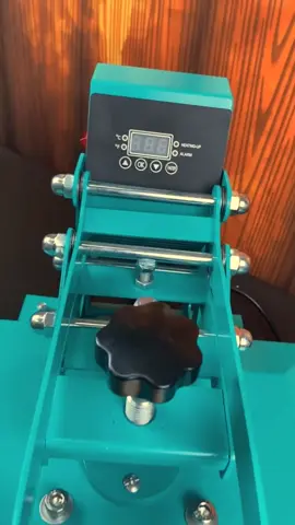 🔥 PROMOÇÃO IMPERDÍVEL: PRENSA TÉRMICA SUBLIMÁTICA PLANA 23X30CM 🔥 ✨ Quer levar sua criatividade para o próximo nível? Então não perca essa oportunidade! A Prensa Térmica Sublimática Plana 23x30cm está com um desconto especial, mas o tempo está se esgotando! ⏳ 🎯 Por que escolher essa prensa? ✅ Área de trabalho de 23x30cm - ideal para estampar camisetas, canecas planas, almofadas e muito mais! ✅ Disponível nas voltagens 110V e 220V - perfeita para qualquer região do Brasil. ✅ Tecnologia sublimática que garante cores vibrantes e durabilidade incrível em suas criações. ✅ Equipamento fácil de usar, perfeito tanto para iniciantes quanto para profissionais. 💥 Por apenas R$799,00*! Sim, você leva essa máquina poderosa por esse preço arrasador! Mas corre, porque o desconto é POR TEMPO LIMITADO! 🛒 🎯 Quem pode usar? 👉 Empreendedores que querem começar no ramo de personalizados. 👉 Criativos que amam transformar ideias em realidade. 👉 Presentear alguém que ama artesanato ou decoração. 🎁 Aproveite agora e comece a lucrar com seus próprios designs! Não fique de fora dessa oferta exclusiva. Clique no link da bio ou chame no direct para garantir a sua! 📲 🚨 ATENÇÃO: O desconto vai acabar logo! Não deixe para depois o que você pode garantir hoje!* 💪 #prensatermica #Sublimação #EmpreendedorismoCriativo #personalizados