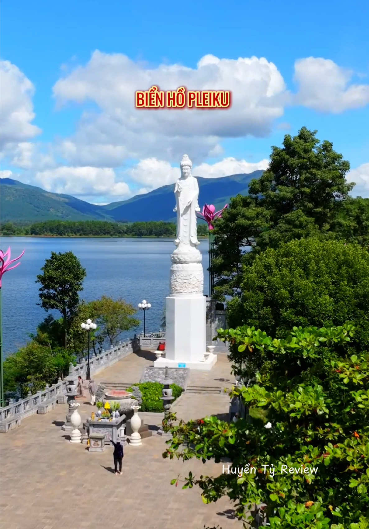 Gia Lai hiện có 44 dân tộc anh em cùng chung sống. PLEIKU là tp ngủ ngon nhất Việt Nam với khí hậu ôn hòa. Thác K50 đẹp thứ 2 Việt Nam, miệng núi lửa tạo thành BIỂN HỒ nước trong xanh, ... #huyentyreview #gialai 