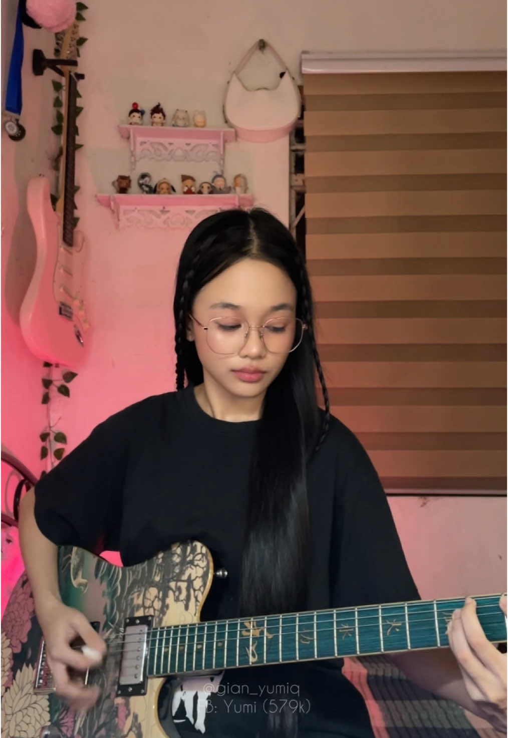 Sparks Fly @LindoGuitars🎸 #electricguitar #electricguitarcover #guitartok #fypシ゚ #lindoguitars 