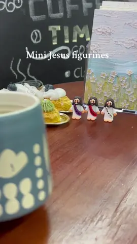 As usual, I was drinking coffee at the cafe downstairs, but guess what I found? It was Jesus! 🙌✨ Not only on the table, but also at the cashier when I went to pay the bill! The boss seemed to see that I like Jesus very much and gave me one, I am really lucky! 🙏💖#jesus #minijesus#jesuslovesyou#god#sharing#eastergifts#easter#gift #fyp #fortoupage#christaintiktok#tiktokshopspringglowup 