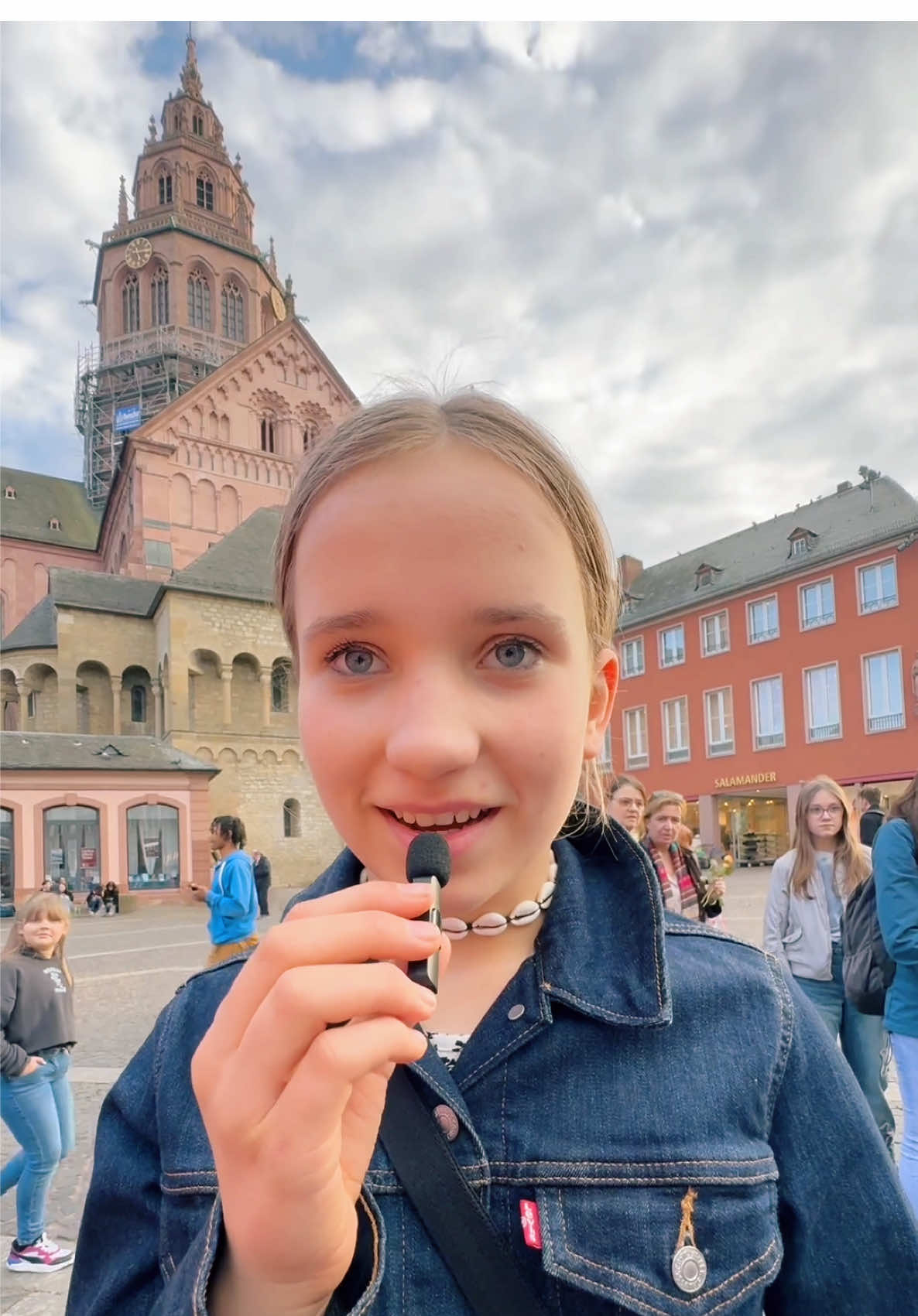 Replying to @✨🦋𝐀𝐒𝐌𝐑𝐛𝐲𝐍𝐚𝐭𝐲🦋✨ meeting lovely 🤩 hab euch so lieb ❤️ beste Community 🥰 #asmr #MissMiFam #asmrsounds #asmrtriggers #asmrtiktok #fyp #asmrvideo #asmrmissmi #fürdich #asmrwhisper #lovelyasmr #mainz