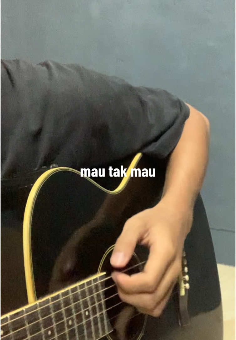 enak nih lagunyaa #mautakmau #juicyluicy #tsaqib @tsaqib #coversong #foryoupage #fyp 