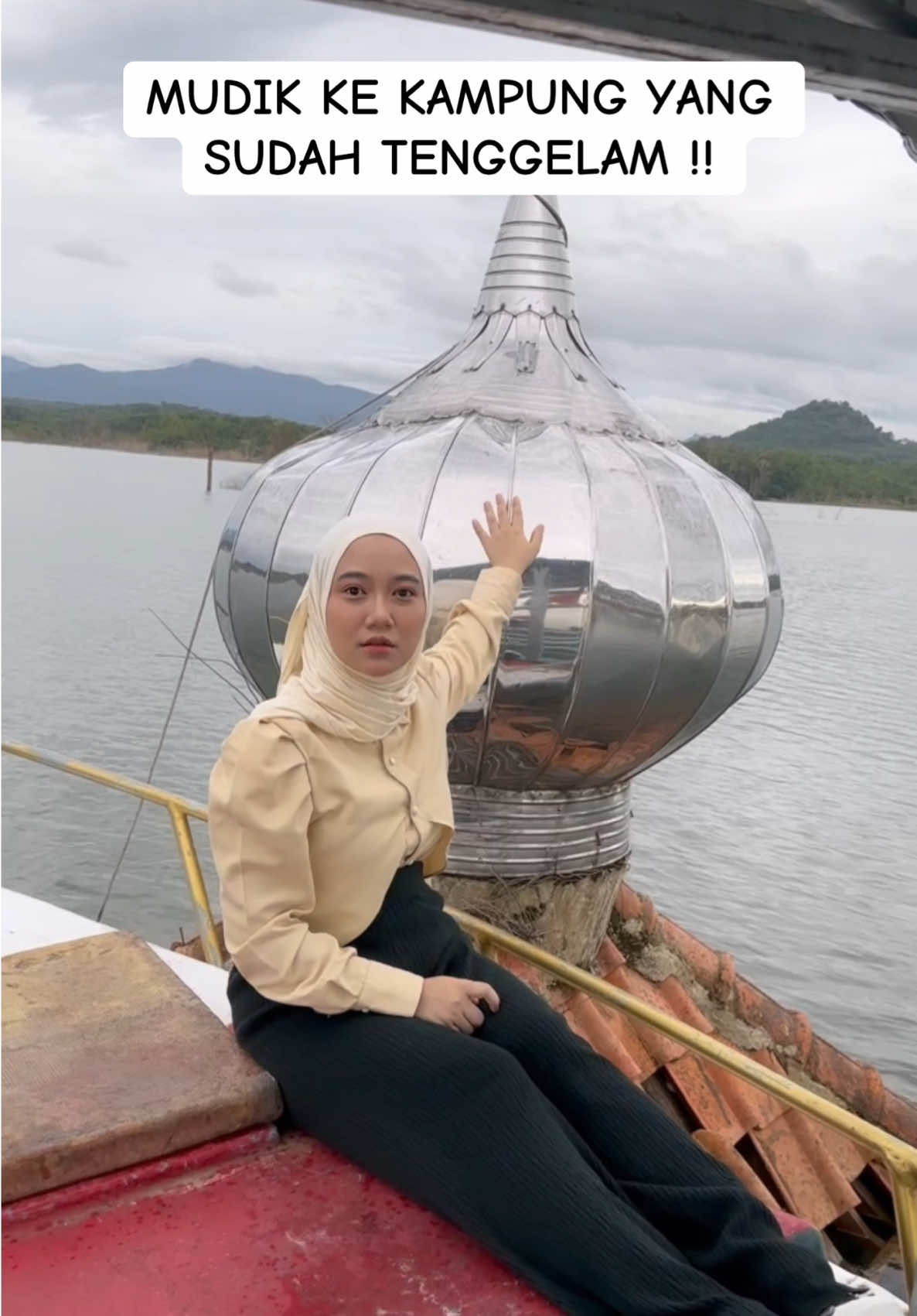 Sekarang sisa kenteng dikit sama kubah🥹 kali ini dateng kesini gak lupa juga bawa AQUA 100% Murni yang nyegerin tanpa harus didinginkan. untung aja selalu #AQUADULU @SehatAQUA 