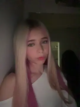 goodmorning #hair #pink #pinkhair #fypagee #cold #fypシ #viralvideo #relatable 