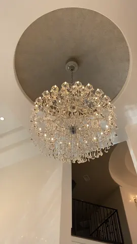 Brighten up the sky! ☀️  #chandelier #interiordesign #interior #luxuryhomes #luxury 