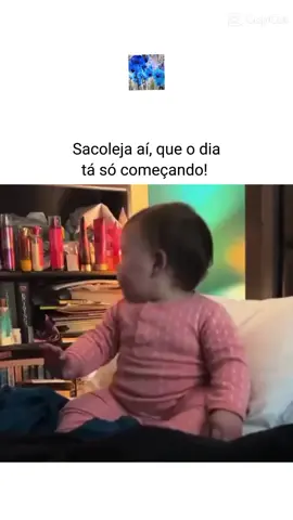 #Meme #MemeCut #CapCut Um bebê dançado  Os bebês adoram músicas e mesmo  se coordenação acompanham e se divertem!  #bebe #gosta #musica #e #diverte #muito