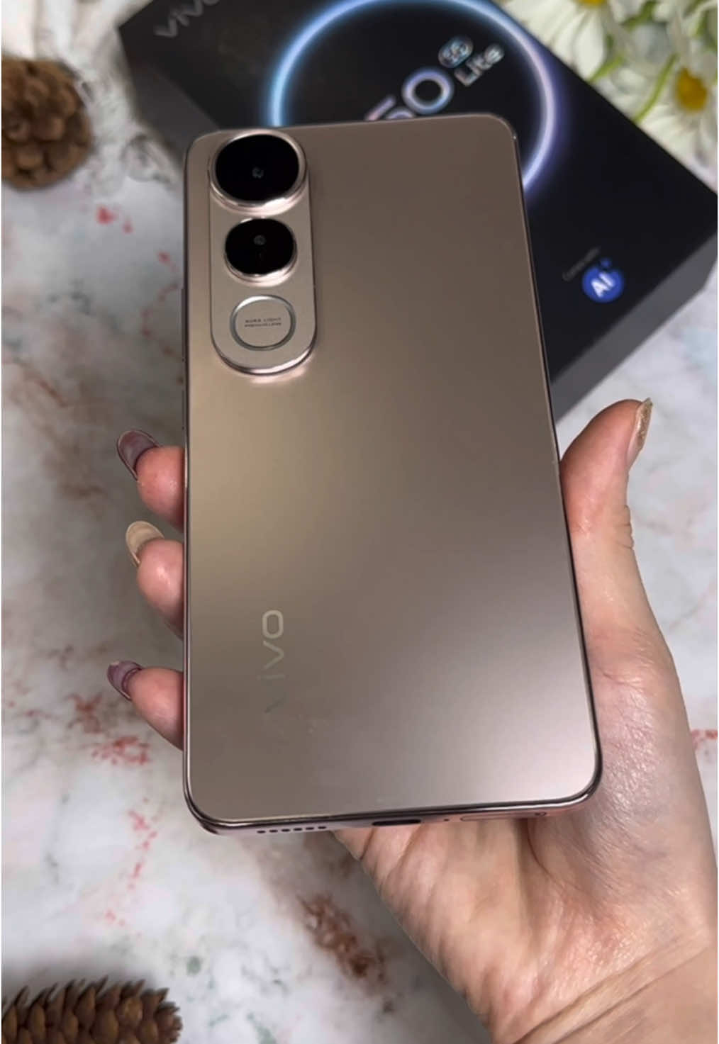 Vivo V50 Lite 5G in Gold Colourway 😍 #VivoV50Lite #VivoV50 #Vivo #Smartphone 