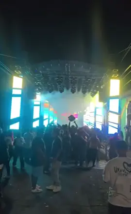 DISCOMOVIL XTREMOLUZ! #xtremoluzdiscomovil #discomovilessv #discomovil #fiesta #fiestapatronales #sv #sivar #elsalvador #videoviral #tiktokviral #popular #lostemerarios #temerarios 