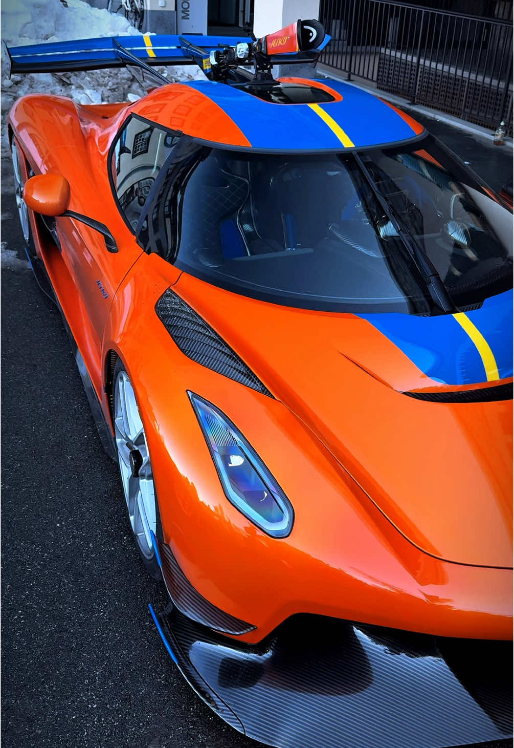 Mf has matching skiis ontop of the jesko😭🙏🏻 #fyp #foryou #fürdich #foryoupage #foryoupa #carspott #switzerland #jesko #stmoritz #theice #koenigsegg #attack  @tim®  @Milo1144  @Automotive Photographer  @Alex  @Gino  @...  @Maxi  @Math  @Dario Andelic  @𝐇𝐞𝐢𝐧𝐝𝐫𝐢𝐜𝐡™ 
