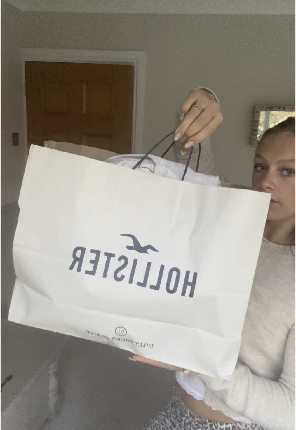 My haul from shopping today !! let me know if you would like a styling video of course and any video ideas you would like me to film  #hollisterhaul #tkmaxx #newin #OOTD #hauls #massivehaul #minibaul #foryoupage #fyp #fashion #fashioninspo  @hollister @TK Maxx 