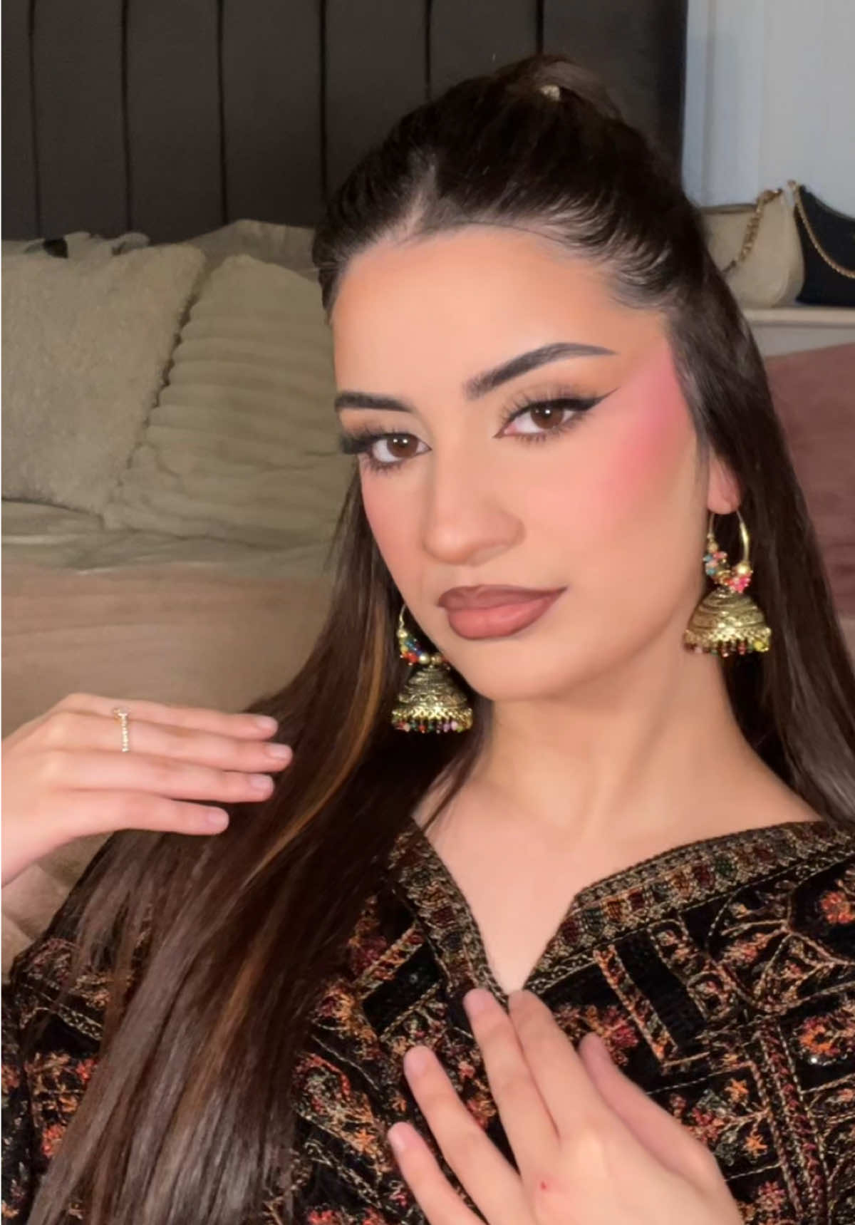 Another look to add to your Eid collection 🤭 #makeup #makeuptutorial #makeuptransformation #eid #eidglam #eidmakeup #eid2025 #browngirl #pakistani #ukmua 