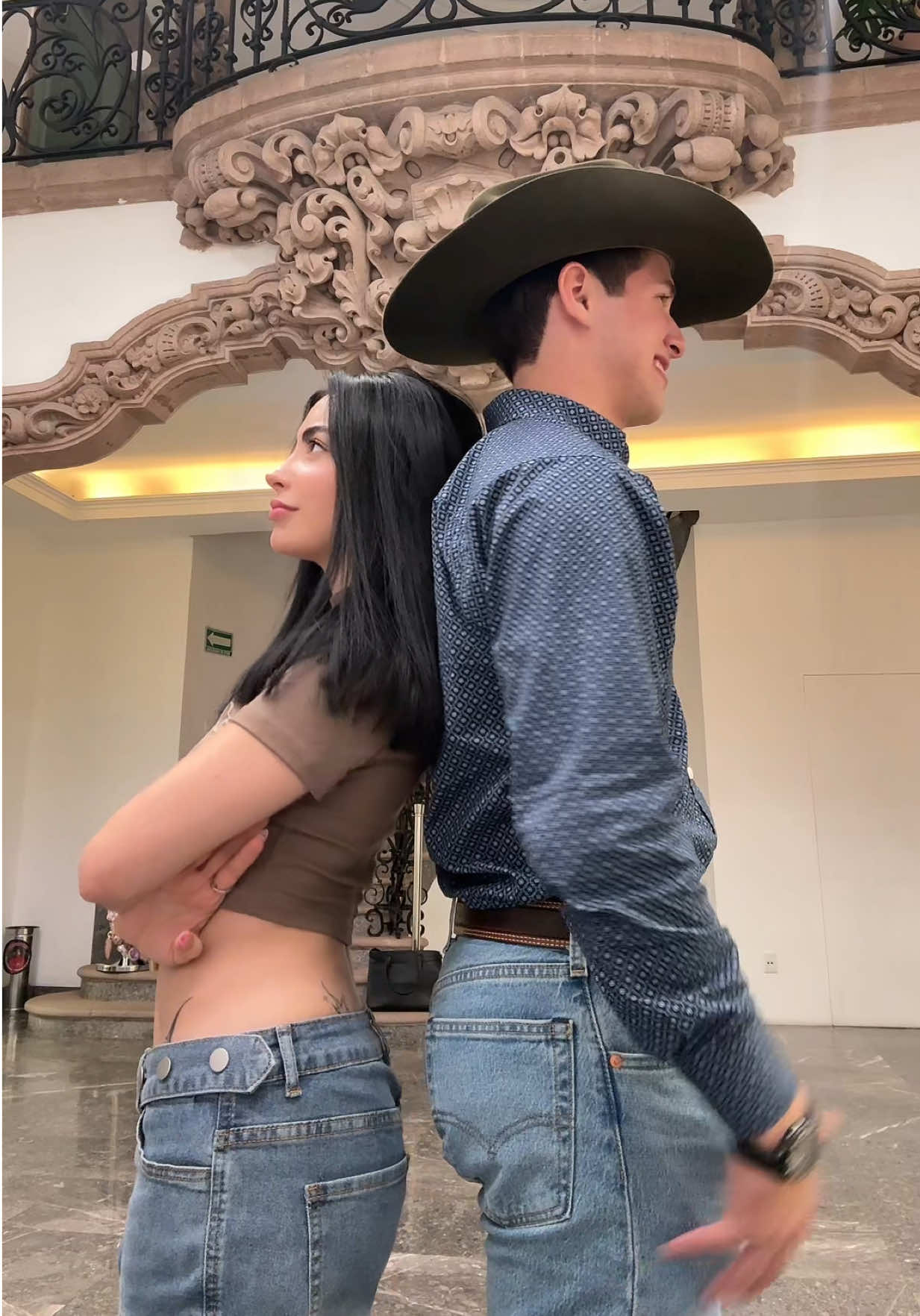 🤠