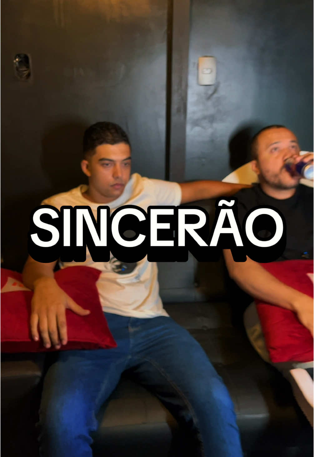 Ser sincero as vezes atrapalha 😬 #amizade #amigos #namoro #casamento #namorados #bbb #humor #humortiktok #comedia #piadas 