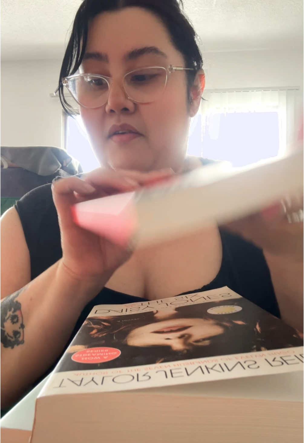 A little thrift store haul 🌝  #bookhaul #valleythrift #thrifting #haul #sale #shoppinghaul #saturday #iamsatisfied #fyp 