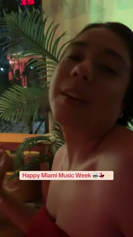 This video was unplanned haha but came out cute @anaisinbalance 🫶🏼 #iwannabewhereyouare #johnsummit #miamimusicweek #whereyouarejohnsummit  