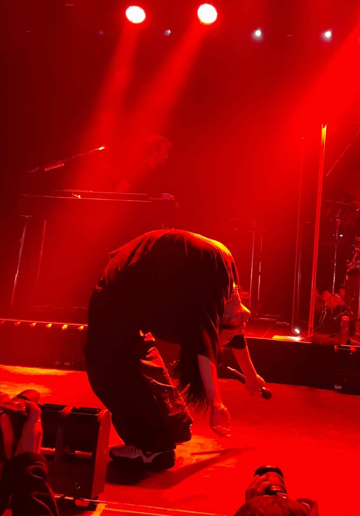 happy 6 years of when we all fall asleep where do we go <3 the iconic back bend was an important part of that era!! @BILLIE EILISH #billieeilish #billie #eilish #billiestan #billiefan #fyp #foryou #billieeilishfan #whenweallfallasleepwheredowego #buryafriend #backbend 