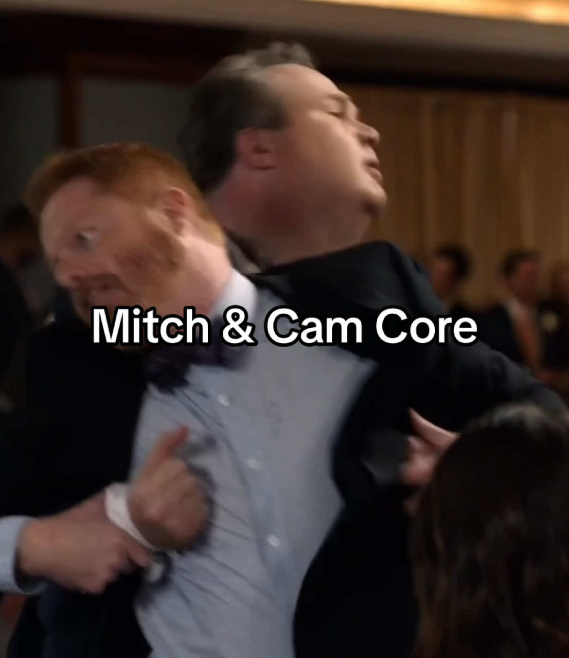 |@Mitchell's Lawyer 🐝🎶| #editexxpress #modernfamily #modernfamilytok #ericstonestreet #camerontucker #sitcom #mofy #core #dancing #camerontucker #jessetylerferguson 