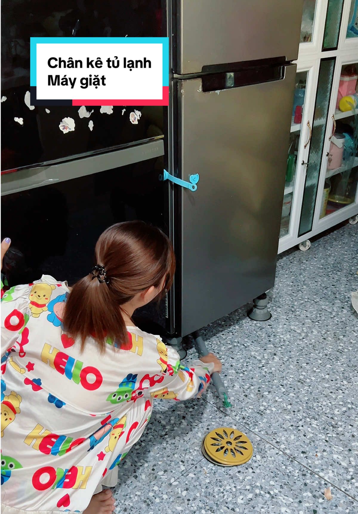 Thời này lướt lướt gặp nhiều cái hay quá mấy bà, nhà có tủ lạnh máy giặc kê lên cho dễ quét dọn nè mấy bà ơi#mebimreview #chanketulanh #chankemaygiat #chanketulanhchongrung  @Em bé tháng tư nè 