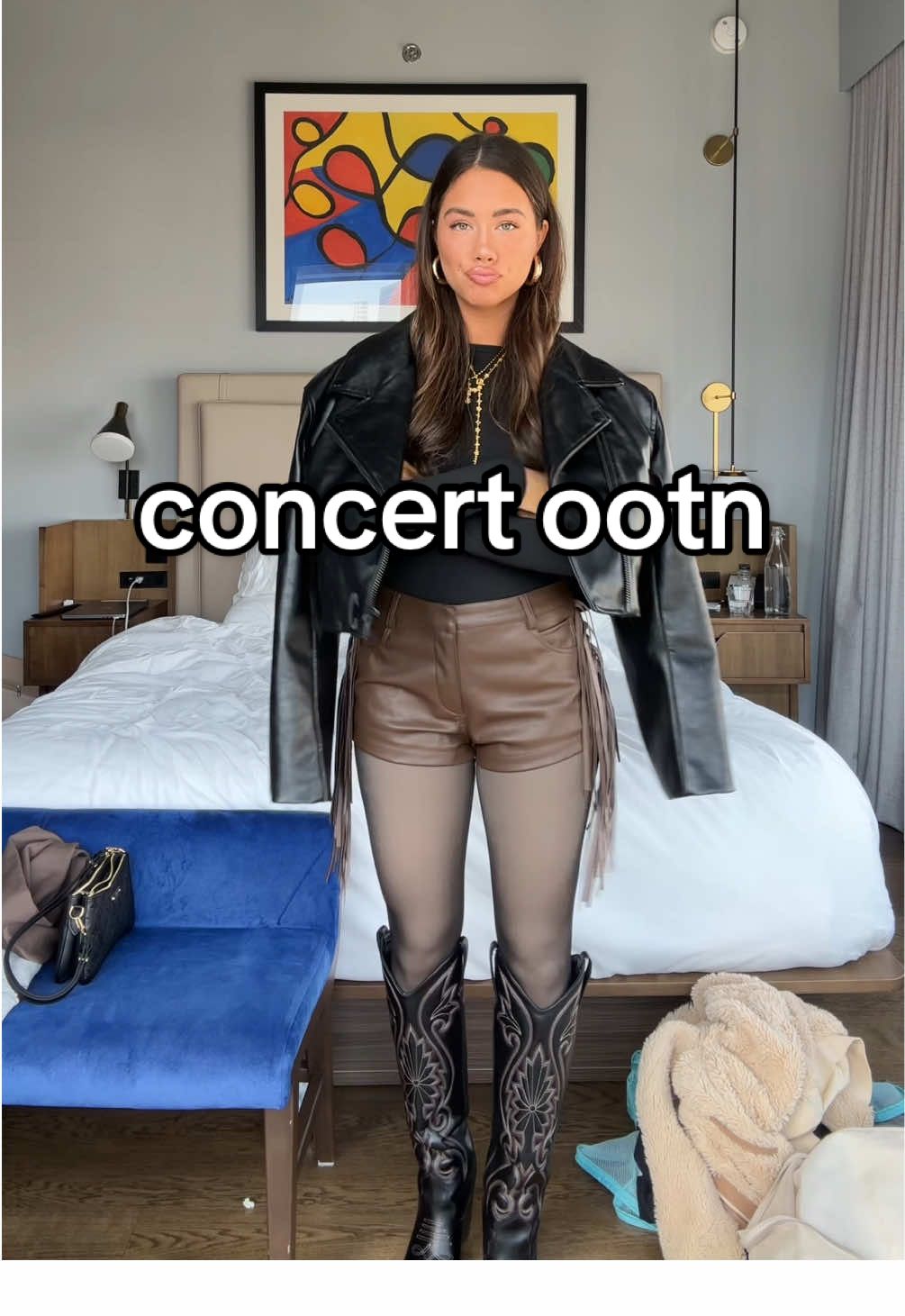 one more time for the fit 🤠🕺💘 #countryconcertoutfit #amiokay #newyorkcity #ootn #concertoutfit 