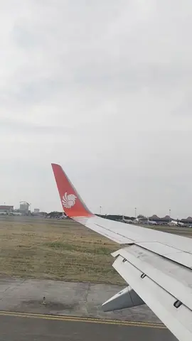 selamat datang di surabaya #lionair #landing #bandarajuanda