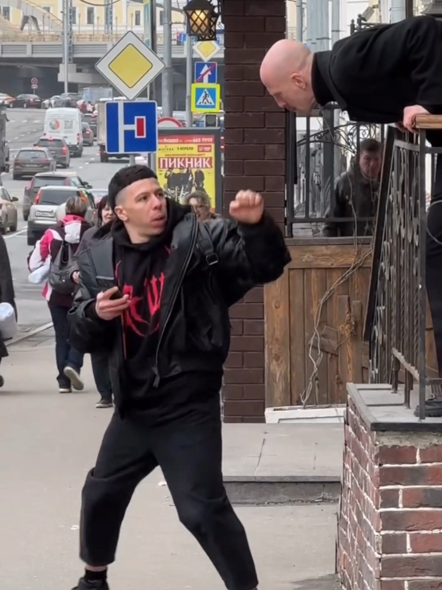 Meow😹😂 #prankvideo #viralprank #publicprank #comedy #fun #fypシ #dehambro 