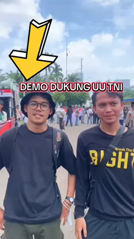 AKSI DUKUNG UU TNI
