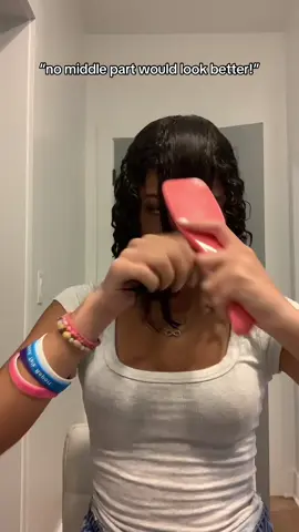 what do u guys think? I LOVE THIS!!! 💓 ##foryou##fyp##foryoupage##curlyhair##tiktok##curlyhairroutine##viral##curly##doingmyhair##nomiddlepart##volume##curlyhead